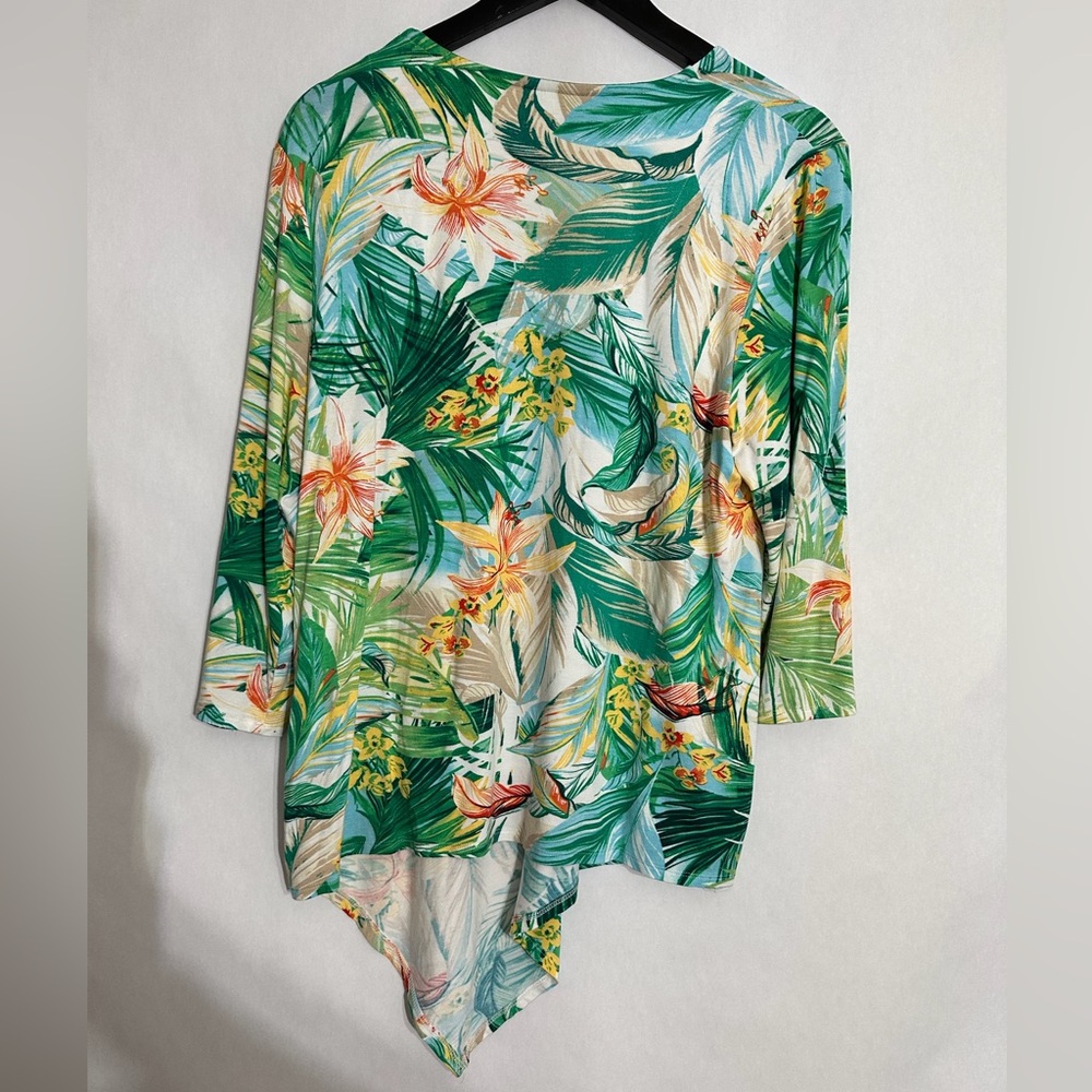 Chico’s Tropical Floral Palm Print Sharkbite V-Hem Tunic Top Size 2 (L/12) - Picture 4 of 7